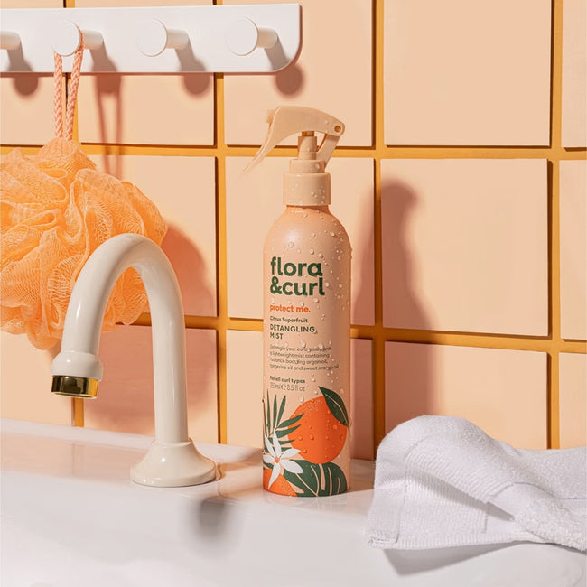 Flora & Curl Citrus Superfruit Detangling Mist mgiełka ułatwiająca rozczesywanie włosów kręconych 250ml