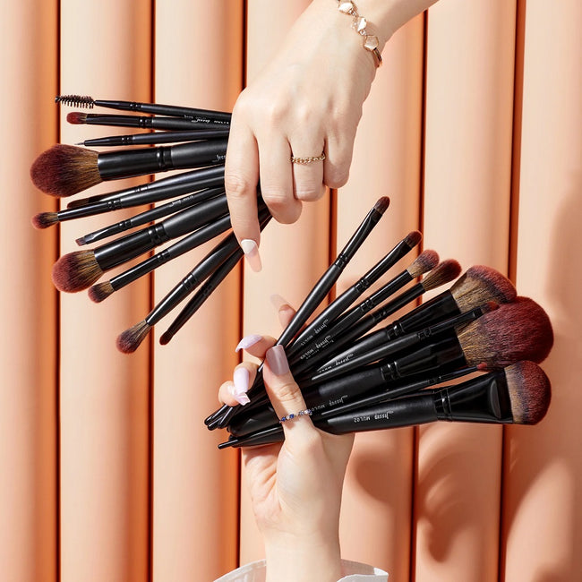 JESSUP Makeup Lover Makeup Brush Collection zestaw pędzli do makijażu Phantom Black 13szt.