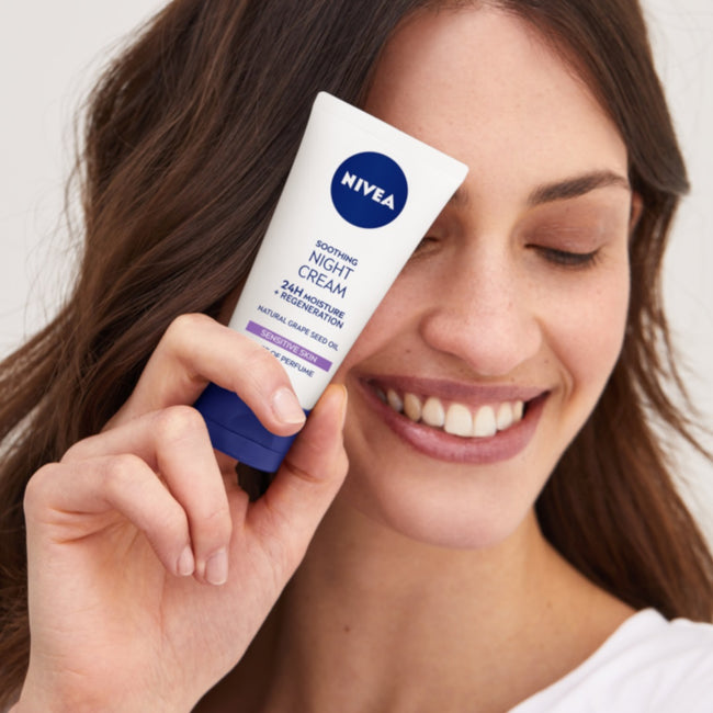 Nivea 24H Nawilżenia kojąco-regenerujący krem na noc 50ml