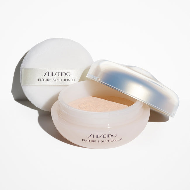 Shiseido Future Solution LX Total Radiance Loose Powder rozświetlający puder sypki Translucent 10g